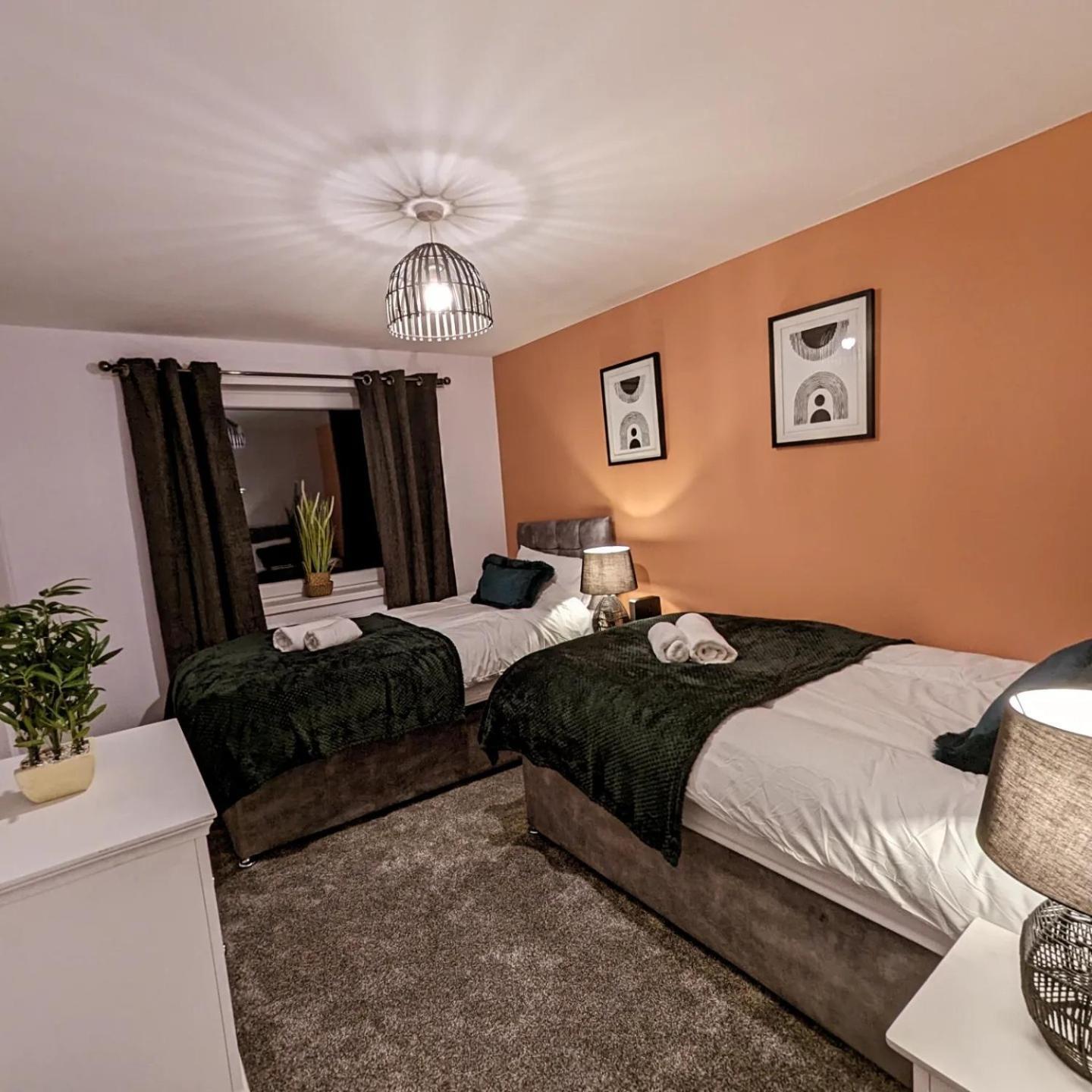 6 Guests * 4 Bedroom * Free Wi-Fi *هنتينجتون المظهر الخارجي الصورة