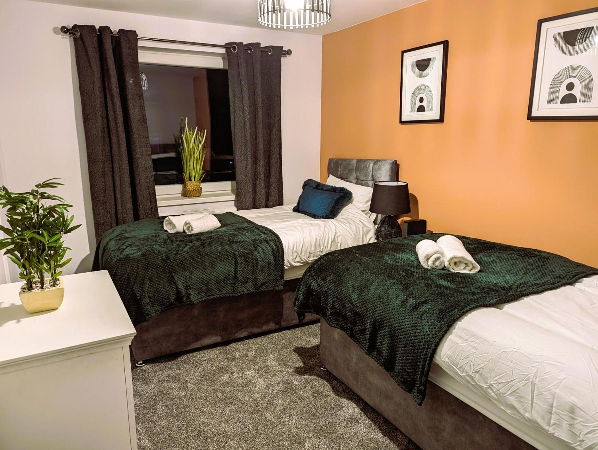 6 Guests * 4 Bedroom * Free Wi-Fi *هنتينجتون المظهر الخارجي الصورة