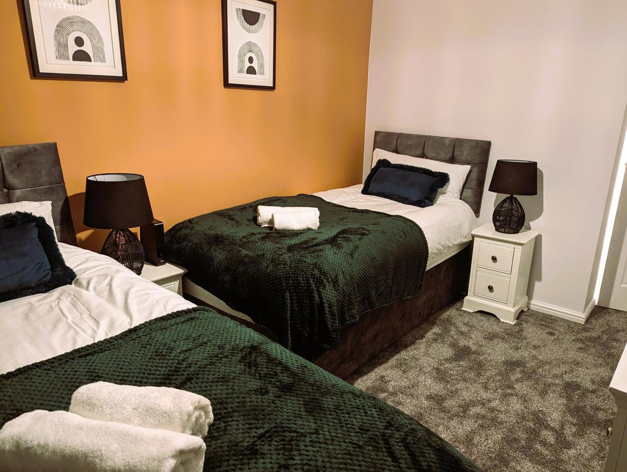 6 Guests * 4 Bedroom * Free Wi-Fi *هنتينجتون المظهر الخارجي الصورة